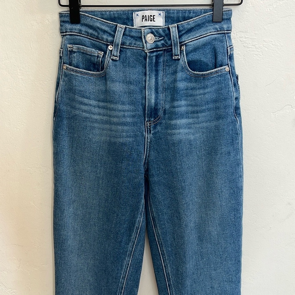 PAIGE knockout Blue Jeans size 24